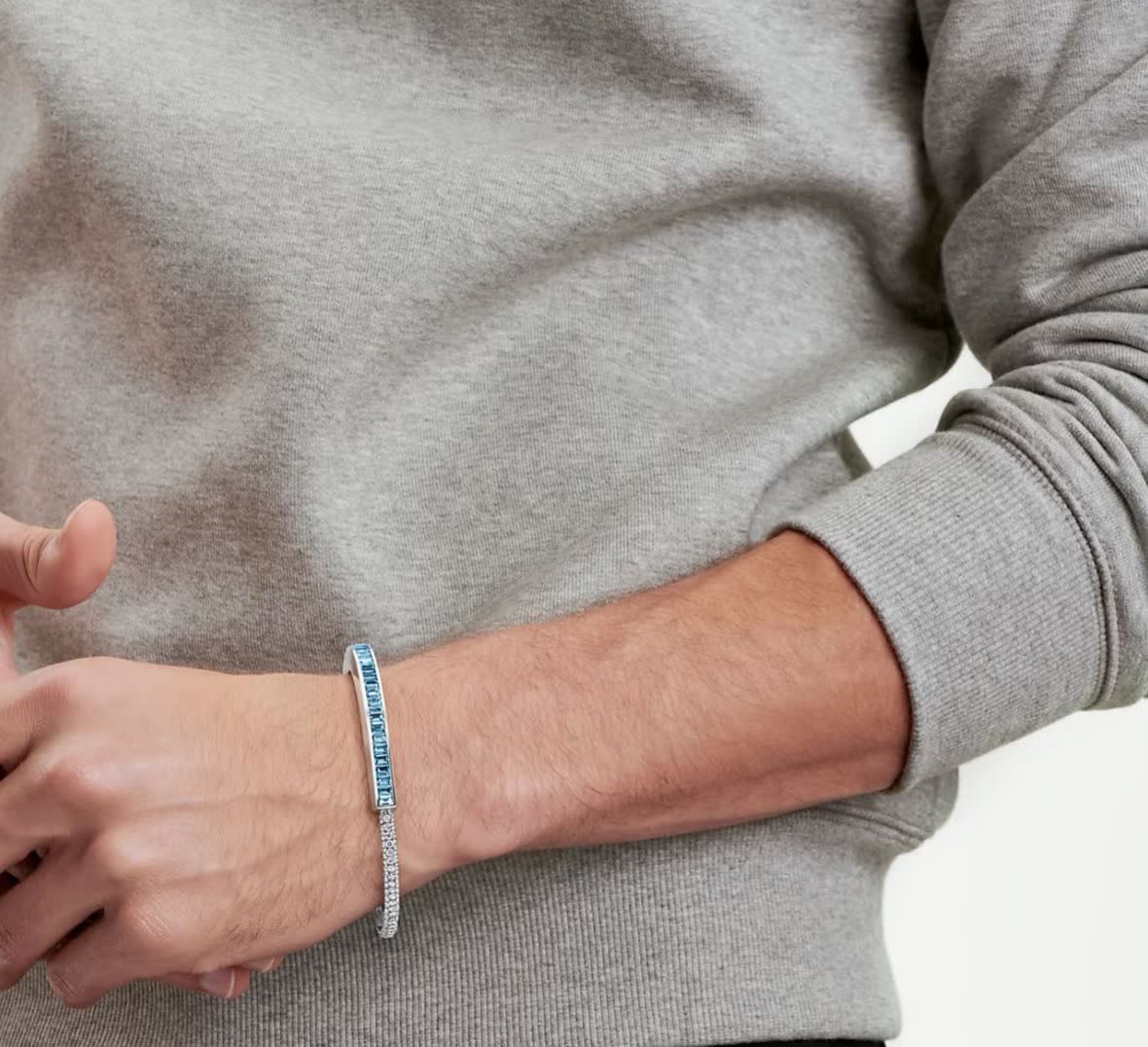 Tiffany & Co Elegant Blue Gemstone Bangle Bracelet